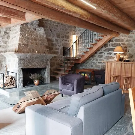 De L'ancienne école Hébergement de vacances Le Malzieu-Forain