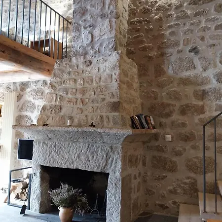 De L'ancienne école Hébergement de vacances Le Malzieu-Forain