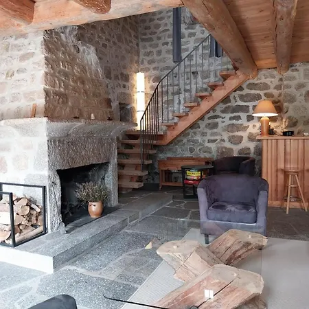 De L'ancienne école Le Malzieu-Forain