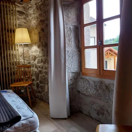 De L'ancienne école Le Malzieu-Forain